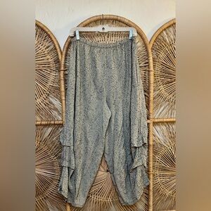 Hannah for La Journee Pants